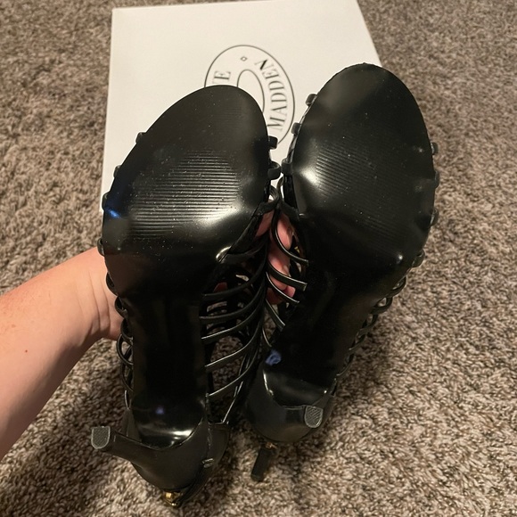 STEVE MADDEN HEELS - Picture 3 of 4